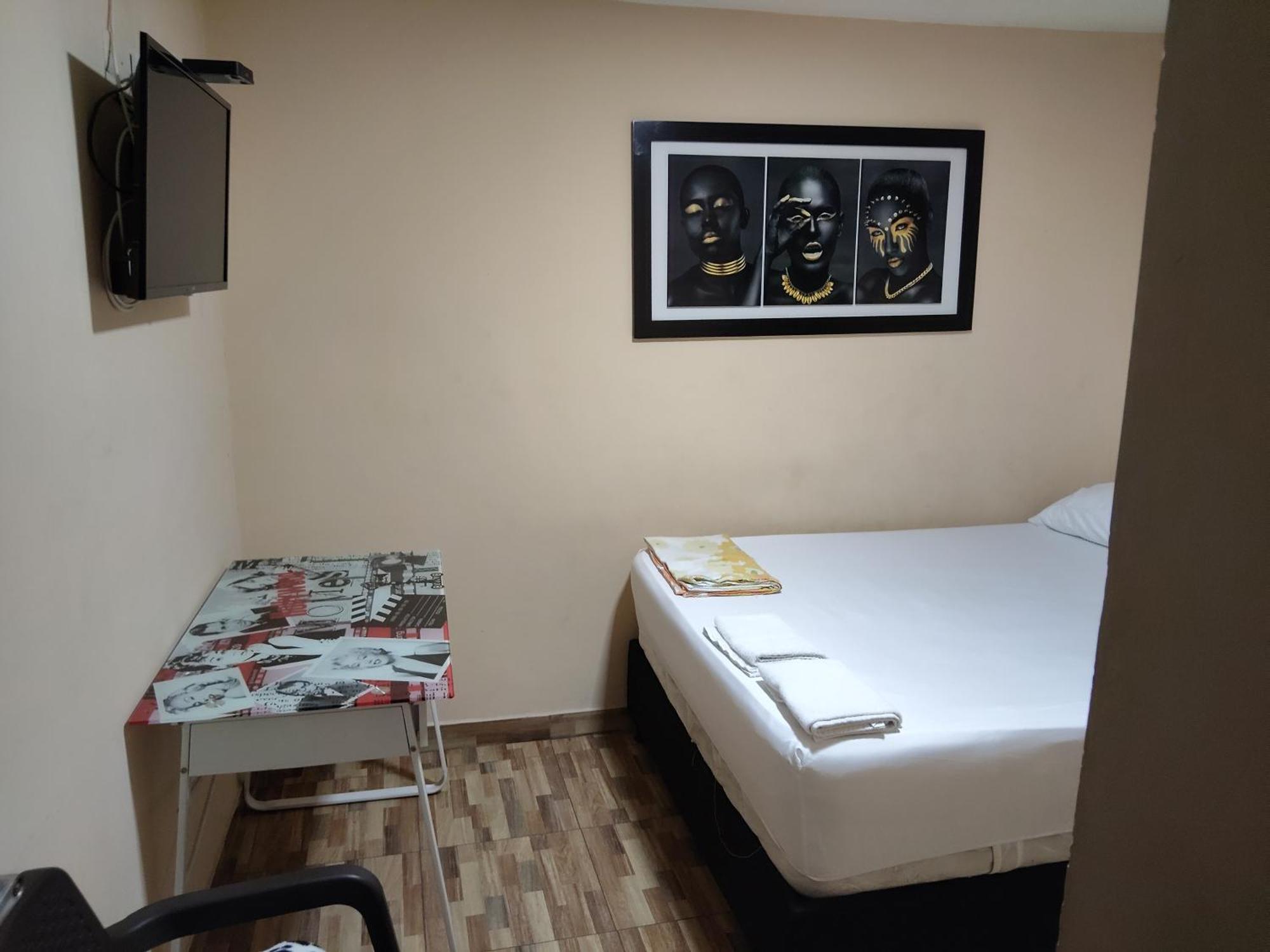 Hostal Avanza Кали Екстериор снимка